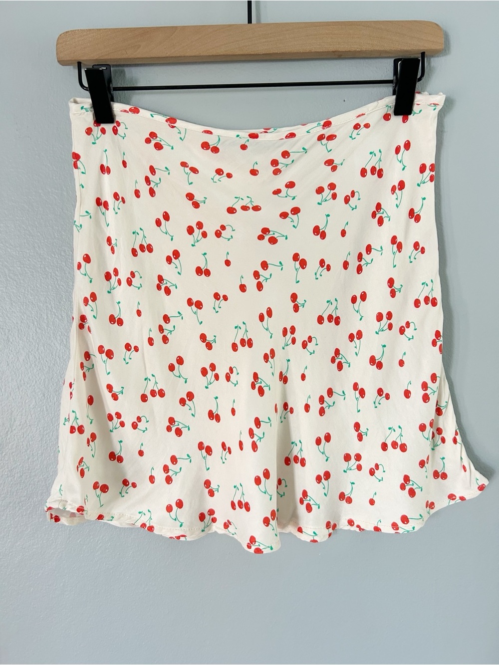 Zara • Cherry print mini skirt